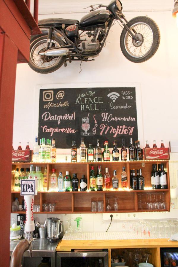 Albergue Alface Hall & Bar *