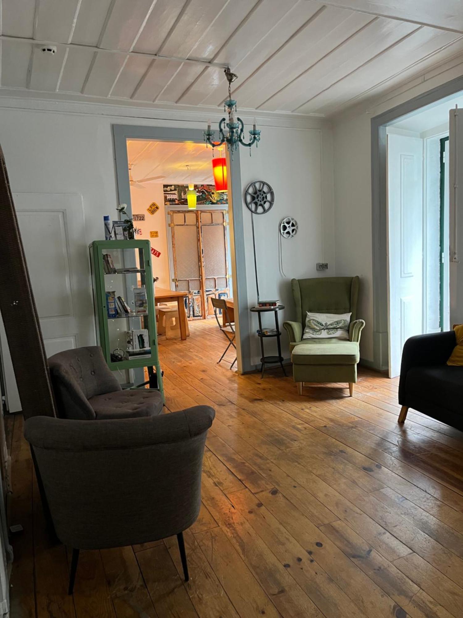 Albergue Alface Hall & Bar *